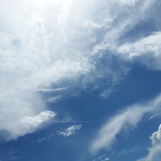 Sabato con il sole e 25 gradi, domenica di nuvole e pioggia