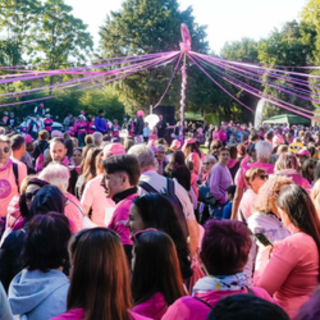 Sarà Pink, che successo: raccolti 25mila euro per la ricerca Sarà Pink, che successo: raccolti 25mila euro per la ricerca