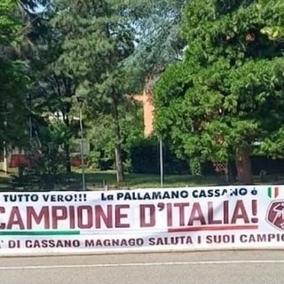 Pallamano, Cassano grida l'orgoglio anche per strada