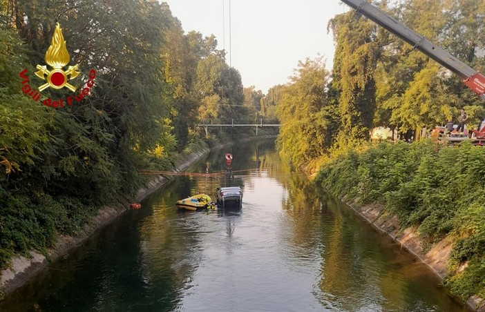 Tragedia di Senago, il gip concede i domiciliari al diciottenne alla guida dell'auto finita nel Villoresi: «Ha cercato di aiutare amici» Tragedia di Senago, il gip concede i domiciliari al diciottenne alla guida dell'auto finita nel Villoresi: «Ha cercato di aiutare amici»