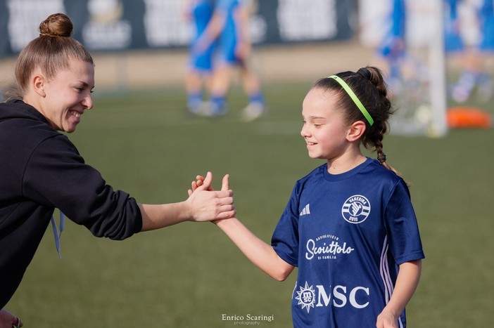 Alla Varesina l'ambiente ideale per piccole e grandi calciatrici (foto Enrico Scaringi) Alla Varesina l'ambiente ideale per piccole e grandi calciatrici (foto Enrico Scaringi)