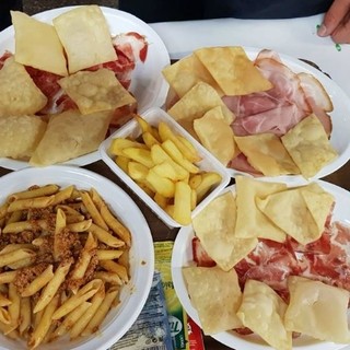 A SPASSO NEL WEEKEND. Da gnocco fritto, cotechinata, carbonara e gin al Palio dei Castelli: tutti gli eventi da non perdere a Varese e provincia