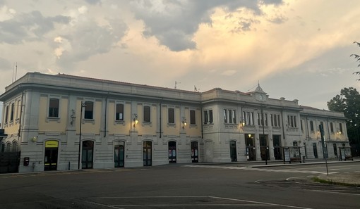 La stazione centrale di Busto La stazione centrale di Busto