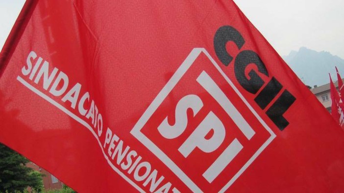 San Fermo, una pergamena alla più anziana iscritta alla Cgil San Fermo, una pergamena alla più anziana iscritta alla Cgil