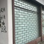Busto, ancora minacce contro Meloni. Stavolta imbrattata la sede del Pd