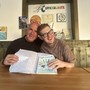 VIDEO. Il gesto di Stefano che toglie il fiato: amicizia è anche ricopiare un intero libro per dire grazie