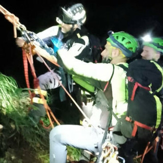 Due giovani arrampicatori bloccati sul Mottarone: intervento del Soccorso Alpino e elicottero in volo da Torino