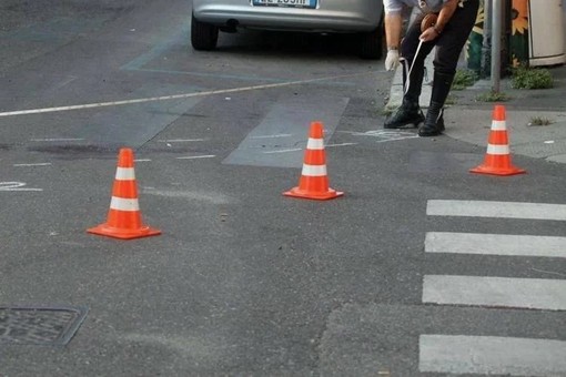 Milano, coppia di anziani travolti da un'auto sulle strisce: lui è morto, lei è gravissima