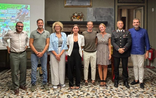 La presentazione del Green Pistons con le autorità e gli amministratori intervenuti La presentazione del Green Pistons con le autorità e gli amministratori intervenuti