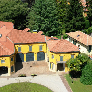 L'area delle sellerie di Ville Ponti potrebbe ospitare una struttura ricettiva di eccellenza o, almeno, è questa la &quot;visione&quot; proposta al sindaco Galimberti in una lettera firmata da &quot;tutto il sistema economico locale&quot;