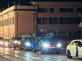 I caroselli nerazzurri in via Sacco davanti al Comune di Varese