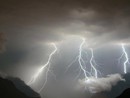 Nelle prossime ore possibile forte maltempo: doppia allerta per temporali forti e rischio idrogeologico nel nord della provincia di Varese