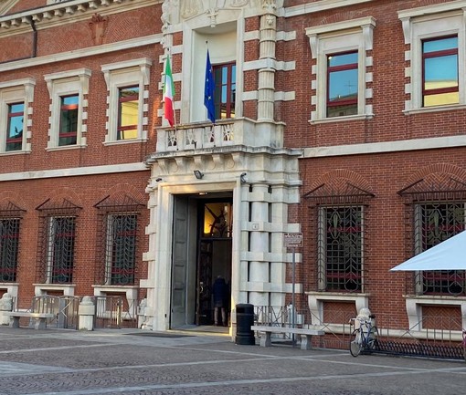 Messaggi e audio religiosi al centro del processo per stalking e violenza sessuale a carico di Francesco Tomasella: «Sei un demone, prego per la tua salvezza»