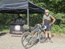 Pierluigi Talamona in sella alla sua inseparabile bicicletta Pierluigi Talamona in sella alla sua inseparabile bicicletta