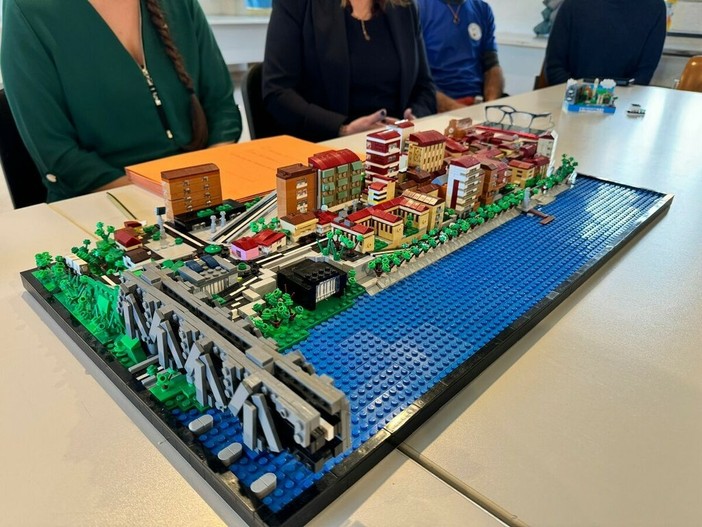 La riproduzione della città di Sesto Calende con mattoncini Lego
