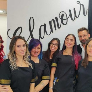 La squadra di Glamour Acconciature: da sinistra Veronica, Stefania, Arianna, Francesca, Giulia, Roberto e Benedetta
