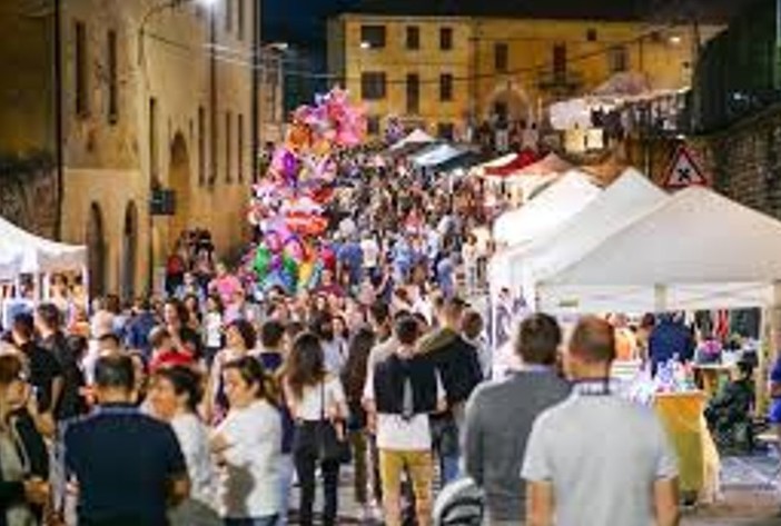 Una delle passate edizioni di Tacalaspina a Travedona Monate Una delle passate edizioni di Tacalaspina a Travedona Monate