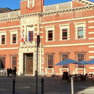 Tentato furto e carabinieri aggrediti a Laveno, scarcerato il 20enne: ha chiesto scusa
