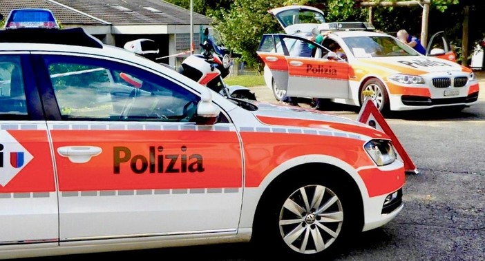 Cinquantenne trovato morto in casa, giallo in Canton Ticino