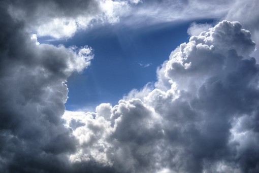 Temporali e venti forti con grandine il "prezzo" da pagare per l'arrivo di un caldo senz'afa Temporali e venti forti con grandine il "prezzo" da pagare per l'arrivo di un caldo senz'afa