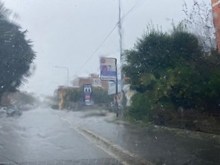Fiumi d'acqua a Varese in viale Borri Fiumi d'acqua a Varese in viale Borri