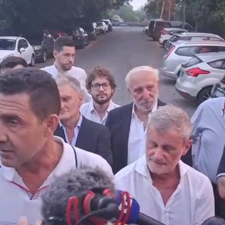 Vannacci a cena con Alemanno: "Meloni può chiamarmi, sono disponibile" Vannacci a cena con Alemanno: "Meloni può chiamarmi, sono disponibile"