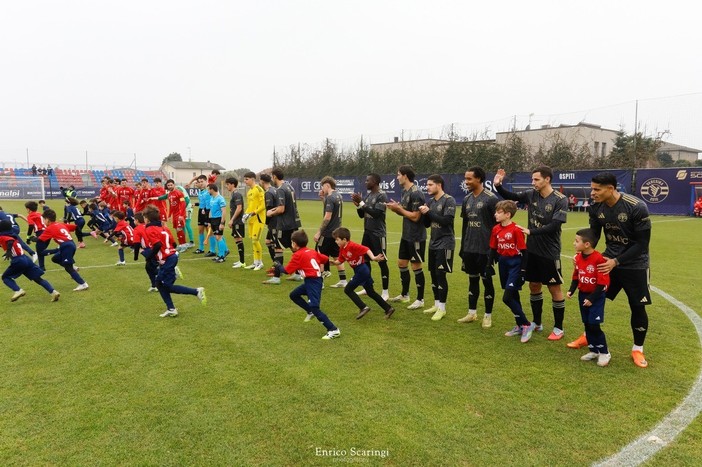 Domenica la famiglia della Varesina si dà appuntamento allo stadio per la sfida decisiva con il Breno (Foto Scaringi - Varesina Calcio)