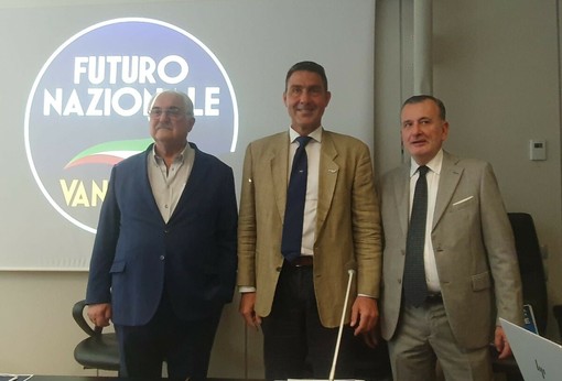Vannacci sbarca in Regione: «Regaliamo un sogno agli elettori». Ferrazzi: «Noi in maggioranza? Vedremo»