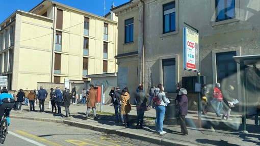 Il punto vaccini di viale Borri a Varese
