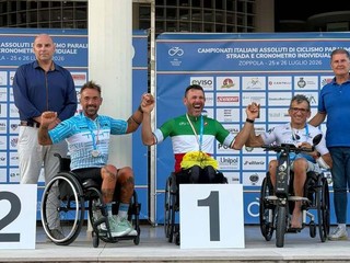 Il podio della corsa a cronometro dei campionati italiani di paraciclismo