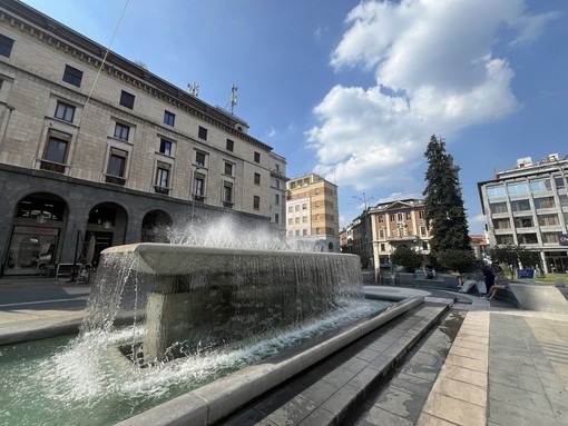 A Varese altra notte tropicale. Oggi il solstizio d'estate, ma afa e caldo sono già qui da tempo: «Livelli di ozono elevati» A Varese altra notte tropicale. Oggi il solstizio d'estate, ma afa e caldo sono già qui da tempo: «Livelli di ozono elevati»