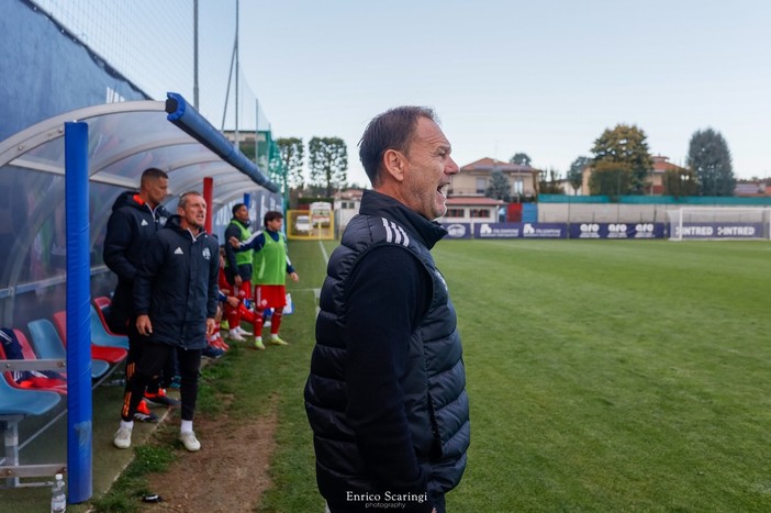 L'urlo di Marco Spilli (Foto Enrico Scaringi - Varesina Calcio) L'urlo di Marco Spilli (Foto Enrico Scaringi - Varesina Calcio)