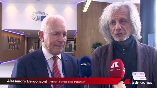 Guerre, Bergonzoni: "Fare ad arte il mestiere della pace" Guerre, Bergonzoni: "Fare ad arte il mestiere della pace"