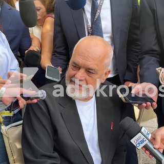 Edi Rama a Cernobbio: "La differenza tra Vannacci e Meloni? Giorgia è brava e bella" Edi Rama a Cernobbio: "La differenza tra Vannacci e Meloni? Giorgia è brava e bella"