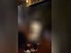 Nel video un adolescente italiano viene fatto inginocchiare da un coetaneo nel sottopasso delle Nord