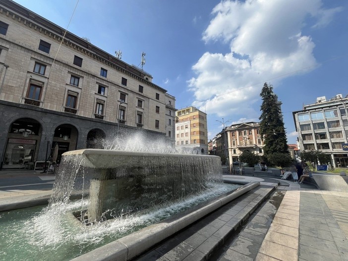A Varese altra notte tropicale. Oggi il solstizio d'estate, ma afa e caldo sono già qui da tempo: «Livelli di ozono elevati» A Varese altra notte tropicale. Oggi il solstizio d'estate, ma afa e caldo sono già qui da tempo: «Livelli di ozono elevati»