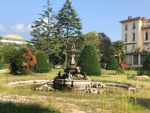 Il vicesindaco Zanzi: «Il parco di Villa Recalcati sta franando sotto il peso della mancanza di manutenzione»