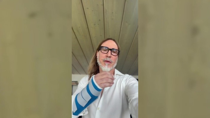 Manuel Agnelli: "Mi sono infortunato, gli Afterhours non saranno a Firenze sabato" Manuel Agnelli: "Mi sono infortunato, gli Afterhours non saranno a Firenze sabato"
