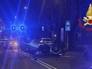 L'auto ribaltata in viale Belforte