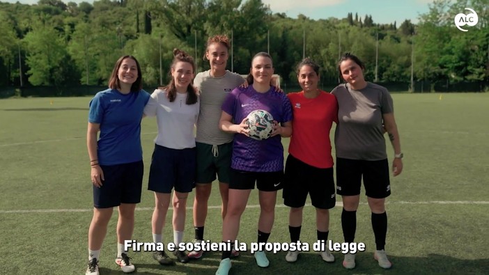 Fecondazione assistita per single, l'appello della calciatrice azzurra Alia Guagni