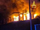 Il terribile incendio che ha devastato l'abitazione di Varano Borghi della famiglia di Cinzia Il terribile incendio che ha devastato l'abitazione di Varano Borghi della famiglia di Cinzia