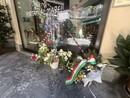 DELITTO DI BUSTO. Davide, i suoi sogni strappati nel cuore di Busto. L'omaggio silenzioso in un sabato dove tutto suona ancora così irreale
