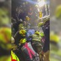 Terremoto in Colombia, donna estratta viva dopo 36 ore: la commozione dopo il salvataggio Terremoto in Colombia, donna estratta viva dopo 36 ore: la commozione dopo il salvataggio