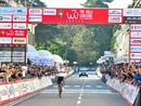 Tadej Pogacar esulta in via Sacco: è sua la Tre Valli Varesine 2025 Tadej Pogacar esulta in via Sacco: è sua la Tre Valli Varesine 2025