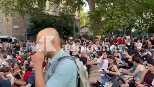 Cinema, piazza San Cosimato a Roma già strapiena per Roberto De Niro Cinema, piazza San Cosimato a Roma già strapiena per Roberto De Niro