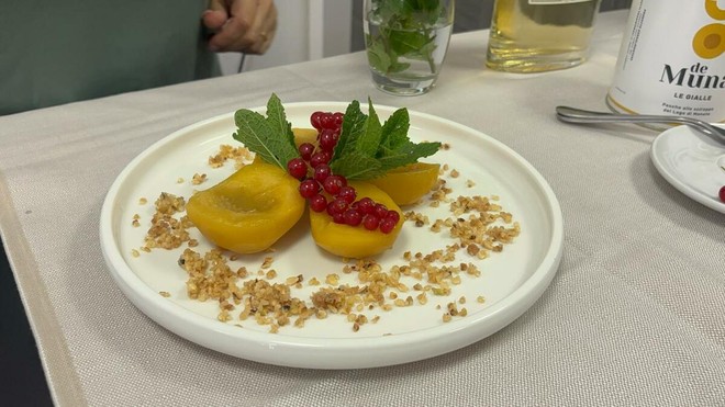 “Sogno di Persichina”, il Verri trasforma le pesche di Monate in un dessert d’eccellenza