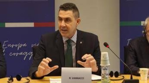 Ue, Vannacci: "Ideologia gender punta a distruggere società occidentale" Ue, Vannacci: "Ideologia gender punta a distruggere società occidentale"