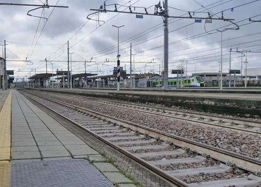 Nuovi sabotaggi sulla linea Alta Velocità, circolazione ferroviaria rallentata Nuovi sabotaggi sulla linea Alta Velocità, circolazione ferroviaria rallentata