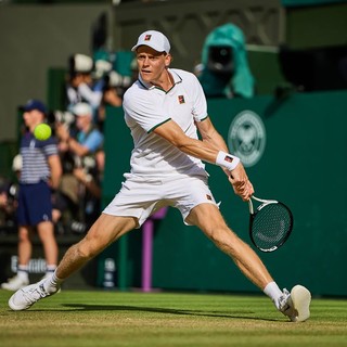 Sinner resta il re di Wimbledon, battuto Zverev in 4 set