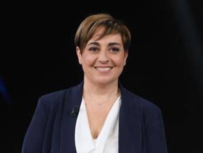 Benedetta Rossi, lo sfogo: "Vorrei parlare delle mie figlie, ma i leoni da tastiera mi fanno venire il voltastomaco" Benedetta Rossi, lo sfogo: "Vorrei parlare delle mie figlie, ma i leoni da tastiera mi fanno venire il voltastomaco"